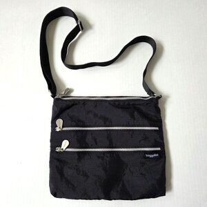 Baggallini Purse Black Comrade 3 Zip Adjustable Crossbody Bag Travel